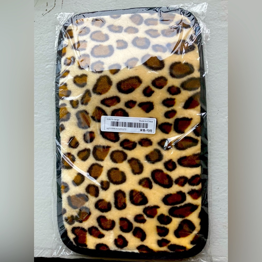Leopard print console cover